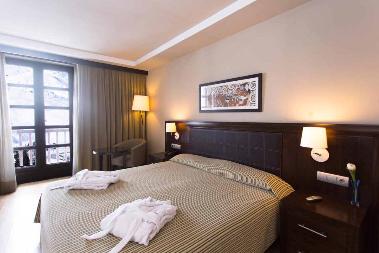 Snoe Aragon Hills Hotel Formigal Eksteriør billede